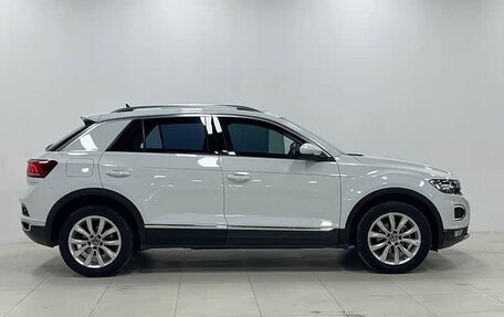 Volkswagen T-Roc I, 2022 год, 1 600 000 рублей, 5 фотография