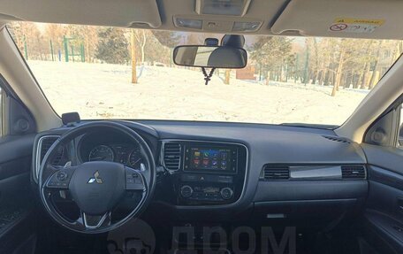 Mitsubishi Outlander III рестайлинг 3, 2018 год, 2 150 000 рублей, 7 фотография