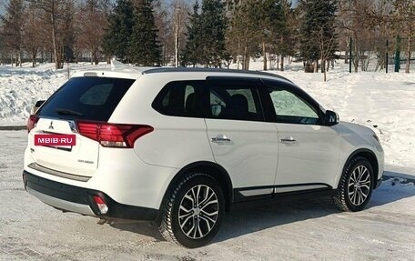 Mitsubishi Outlander III рестайлинг 3, 2018 год, 2 150 000 рублей, 4 фотография