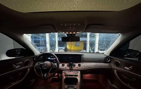 Mercedes-Benz E-Класс, 2023 год, 5 560 000 рублей, 10 фотография