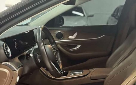 Mercedes-Benz E-Класс, 2023 год, 5 560 000 рублей, 8 фотография