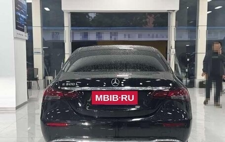 Mercedes-Benz E-Класс, 2023 год, 5 560 000 рублей, 5 фотография