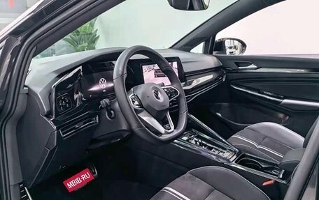 Volkswagen Golf VIII, 2023 год, 2 120 000 рублей, 10 фотография