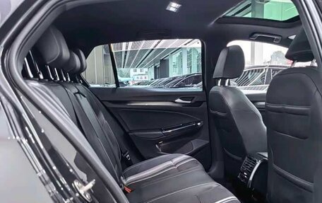 Volkswagen Golf VIII, 2023 год, 2 120 000 рублей, 16 фотография