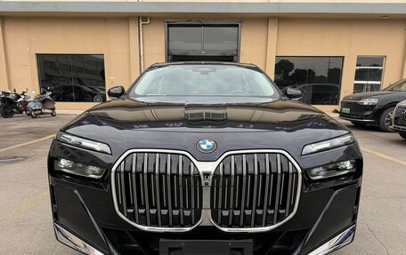 BMW 7 серия, 2025 год, 15 000 000 рублей, 2 фотография