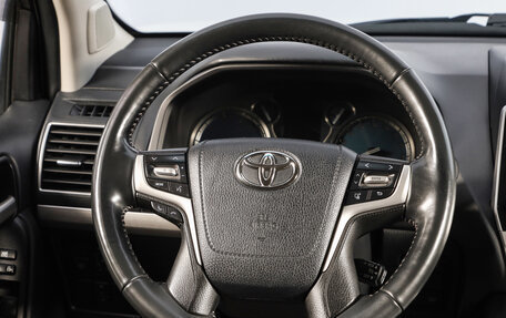 Toyota Land Cruiser Prado 150 рестайлинг 2, 2020 год, 6 199 000 рублей, 11 фотография