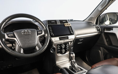 Toyota Land Cruiser Prado 150 рестайлинг 2, 2020 год, 6 199 000 рублей, 10 фотография