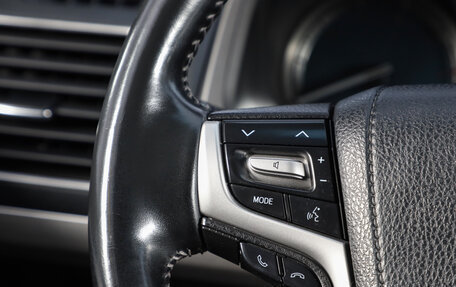 Toyota Land Cruiser Prado 150 рестайлинг 2, 2020 год, 6 199 000 рублей, 12 фотография