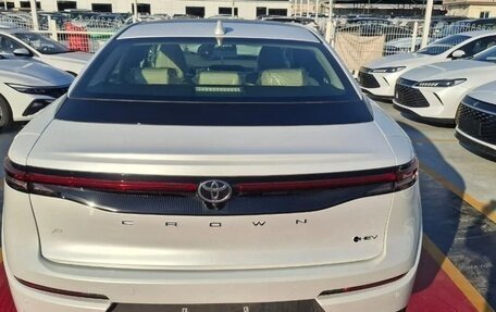 Toyota Crown, 2026 год, 7 500 000 рублей, 3 фотография