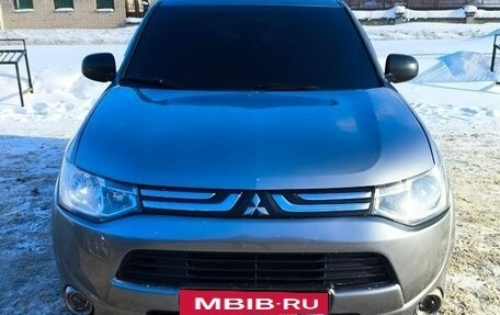 Mitsubishi Outlander III рестайлинг 3, 2013 год, 1 150 000 рублей, 2 фотография