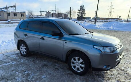 Mitsubishi Outlander III рестайлинг 3, 2013 год, 1 150 000 рублей, 13 фотография