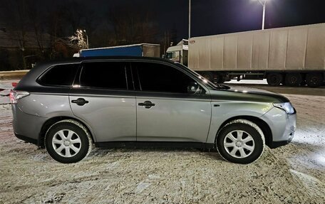 Mitsubishi Outlander III рестайлинг 3, 2013 год, 1 150 000 рублей, 17 фотография