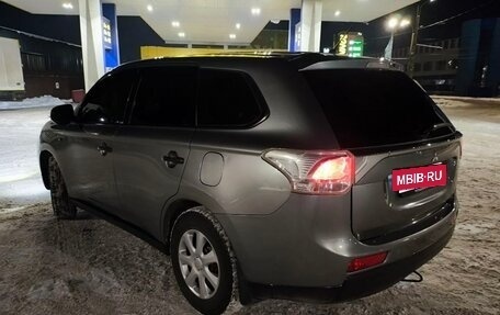Mitsubishi Outlander III рестайлинг 3, 2013 год, 1 150 000 рублей, 26 фотография