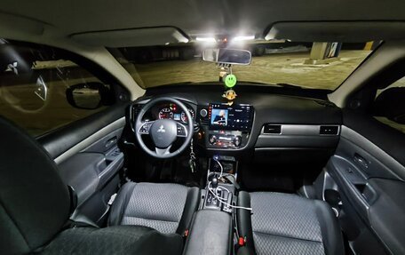 Mitsubishi Outlander III рестайлинг 3, 2013 год, 1 150 000 рублей, 34 фотография