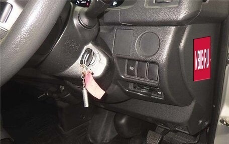 Toyota HiAce H200, 2020 год, 3 850 000 рублей, 5 фотография