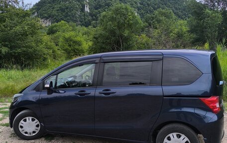 Honda Freed I, 2011 год, 1 350 000 рублей, 1 фотография