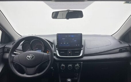 Toyota Yaris XP150 рестайлинг, 2021 год, 1 160 000 рублей, 7 фотография