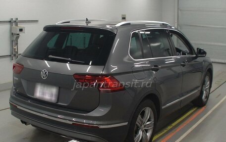 Volkswagen Tiguan II, 2018 год, 1 850 230 рублей, 3 фотография