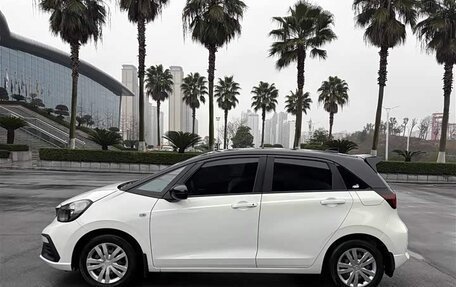 Honda Fit, 2022 год, 1 150 000 рублей, 3 фотография