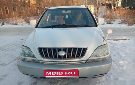 Toyota Harrier, 2001 год, 820 000 рублей, 4 фотография