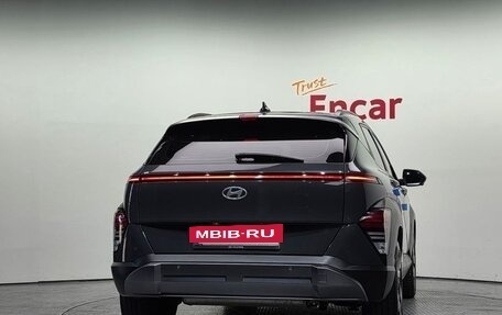 Hyundai Kona, 2023 год, 2 350 000 рублей, 4 фотография