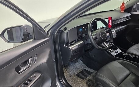 Hyundai Kona, 2023 год, 2 350 000 рублей, 9 фотография