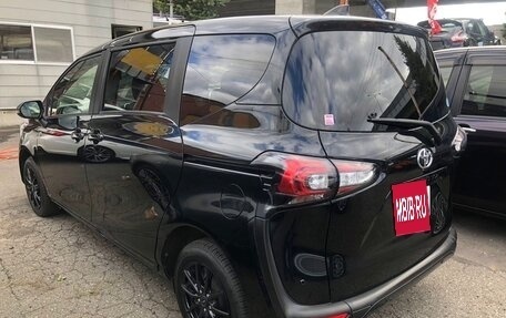 Toyota Sienta II, 2022 год, 1 127 000 рублей, 6 фотография