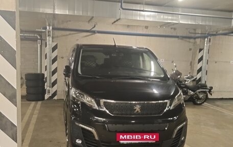 Peugeot Traveller I, 2017 год, 3 300 000 рублей, 2 фотография