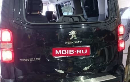 Peugeot Traveller I, 2017 год, 3 300 000 рублей, 11 фотография