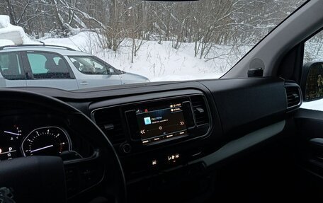 Peugeot Traveller I, 2017 год, 3 300 000 рублей, 24 фотография