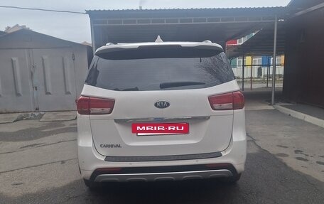 KIA Carnival III, 2017 год, 2 200 000 рублей, 5 фотография