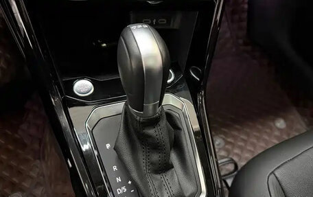 Volkswagen T-Roc I, 2023 год, 1 800 000 рублей, 10 фотография