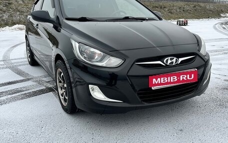 Hyundai Solaris II рестайлинг, 2011 год, 990 000 рублей, 4 фотография