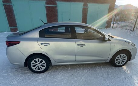 KIA Rio III рестайлинг, 2017 год, 850 000 рублей, 4 фотография