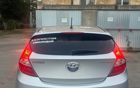 Hyundai Solaris II рестайлинг, 2014 год, 900 000 рублей, 2 фотография