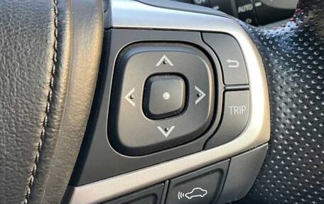 Toyota Harrier, 2019 год, 2 190 000 рублей, 12 фотография