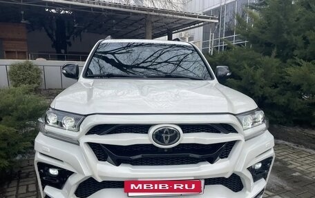 Toyota Land Cruiser 200, 2018 год, 5 750 000 рублей, 2 фотография