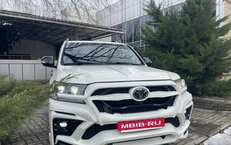 Toyota Land Cruiser 200, 2018 год, 5 750 000 рублей, 3 фотография
