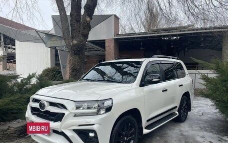 Toyota Land Cruiser 200, 2018 год, 5 750 000 рублей, 16 фотография
