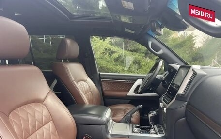 Toyota Land Cruiser 200, 2018 год, 5 750 000 рублей, 11 фотография