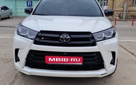 Toyota Highlander III, 2014 год, 3 200 000 рублей, 2 фотография