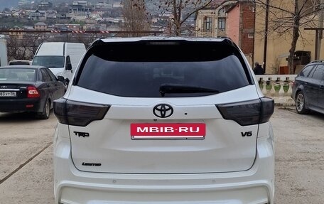 Toyota Highlander III, 2014 год, 3 200 000 рублей, 5 фотография