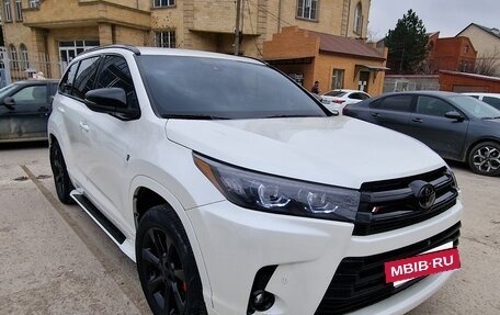 Toyota Highlander III, 2014 год, 3 200 000 рублей, 6 фотография