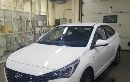 Hyundai Solaris II рестайлинг, 2021 год, 1 650 000 рублей, 2 фотография