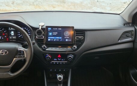 Hyundai Solaris II рестайлинг, 2021 год, 1 650 000 рублей, 16 фотография