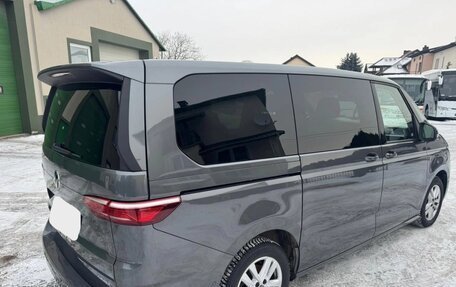 Volkswagen Multivan T6 рестайлинг, 2022 год, 3 200 000 рублей, 4 фотография