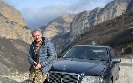 Mercedes-Benz C-Класс, 1995 год, 260 000 рублей, 2 фотография