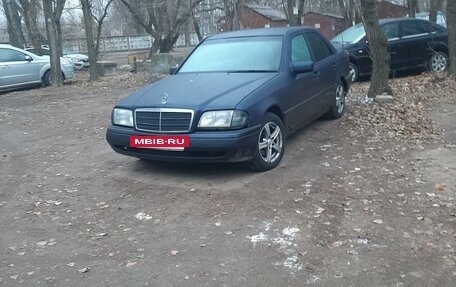 Mercedes-Benz C-Класс, 1995 год, 260 000 рублей, 8 фотография