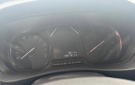 Opel Vivaro, 2022 год, 2 800 000 рублей, 9 фотография