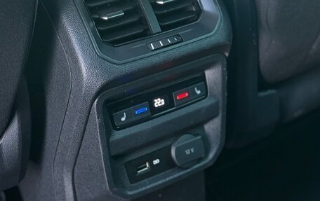 Volkswagen Tiguan II, 2019 год, 3 390 000 рублей, 15 фотография